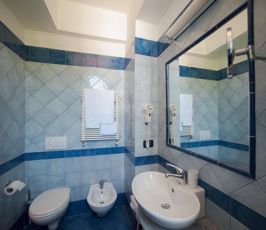 Hotel Villa Hermosa ايسكيا المظهر الخارجي الصورة