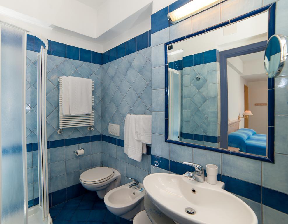 Hotel Villa Hermosa ايسكيا المظهر الخارجي الصورة