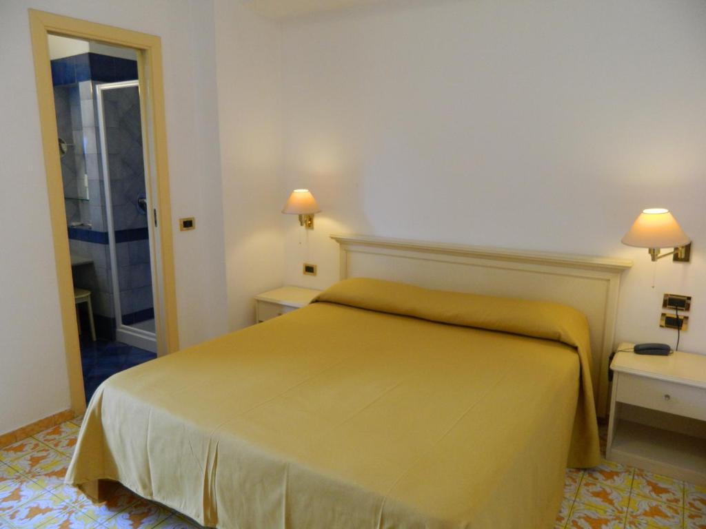 Hotel Villa Hermosa ايسكيا المظهر الخارجي الصورة