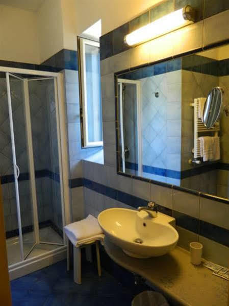 Hotel Villa Hermosa ايسكيا المظهر الخارجي الصورة