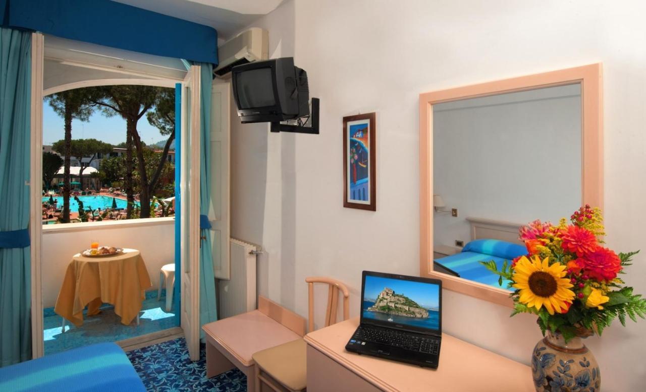 Hotel Villa Hermosa ايسكيا الغرفة الصورة
